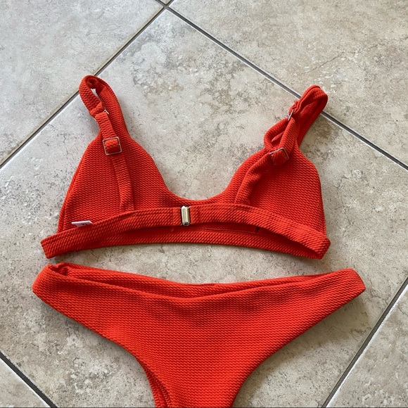 Orange bikini - Picture 2 of 3